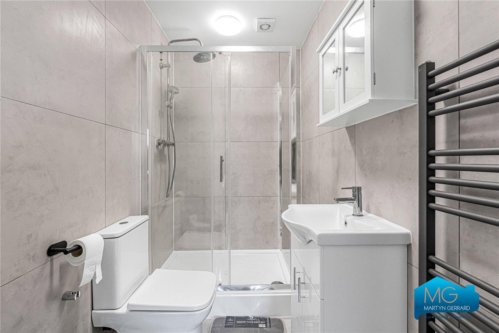 6 bedroom End of Terrace House to rent - Martyn Gerrard