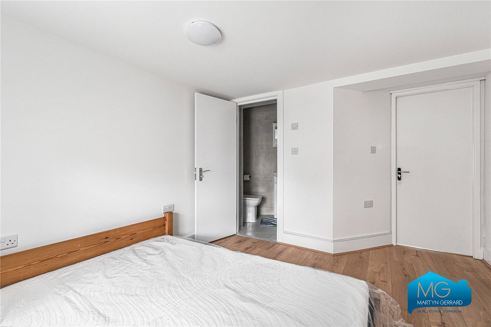 6 bedroom End of Terrace House to rent - Martyn Gerrard