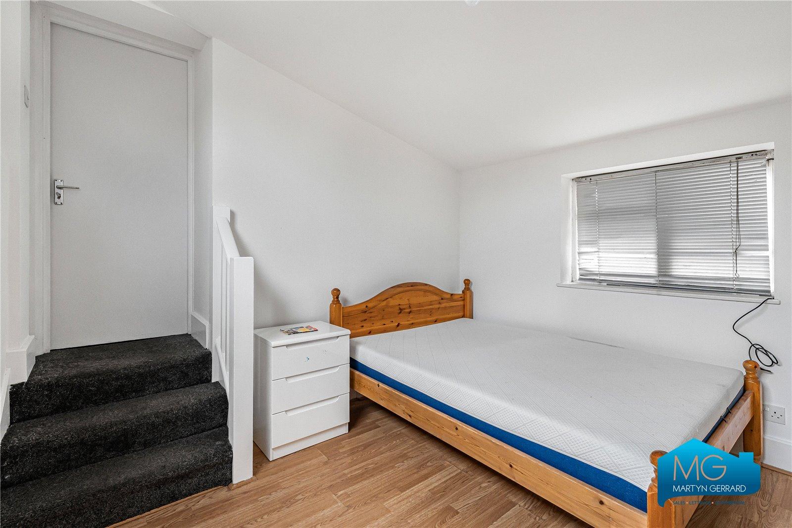 6 bedroom End of Terrace House to rent - Martyn Gerrard