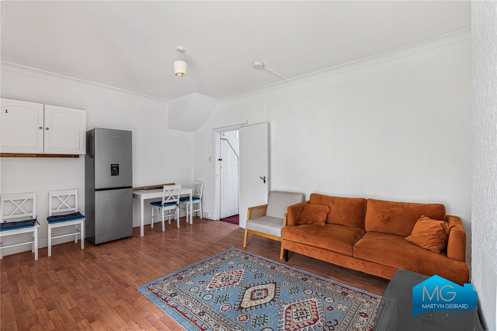 6 bedroom End of Terrace House to rent - Martyn Gerrard