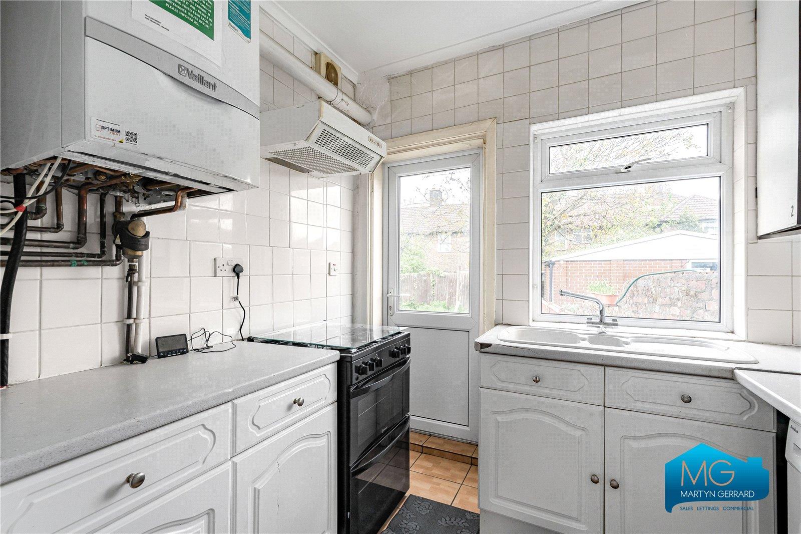 6 bedroom End of Terrace House to rent - Martyn Gerrard