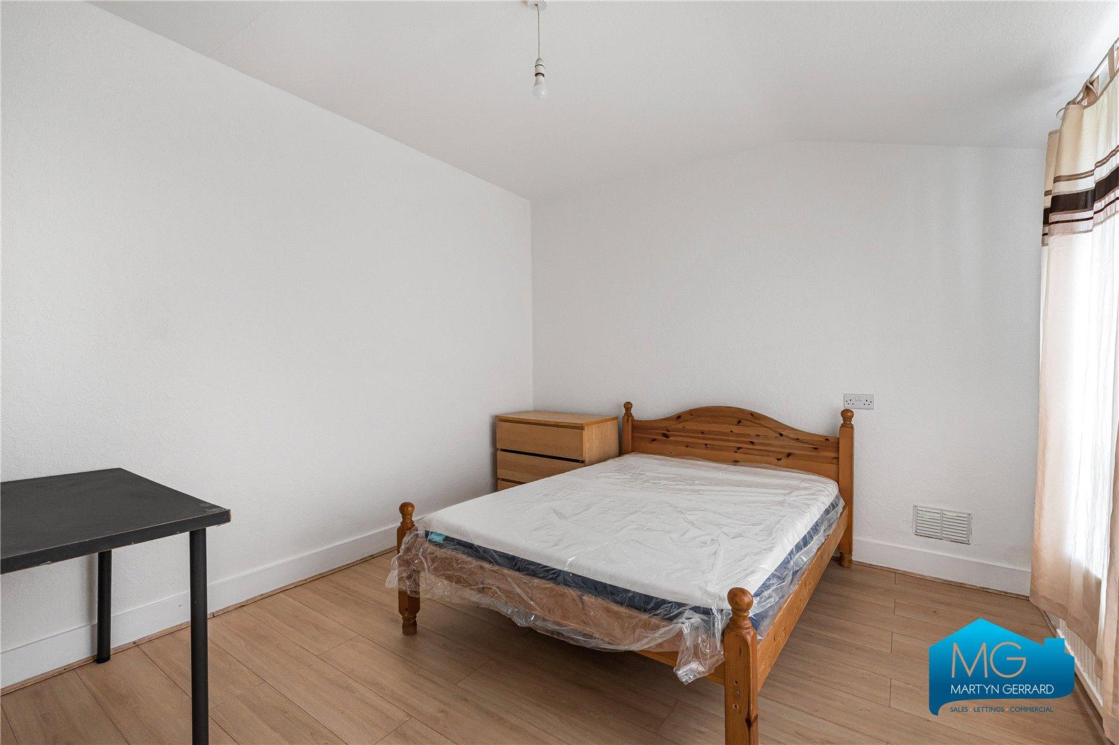 6 bedroom End of Terrace House to rent - Martyn Gerrard