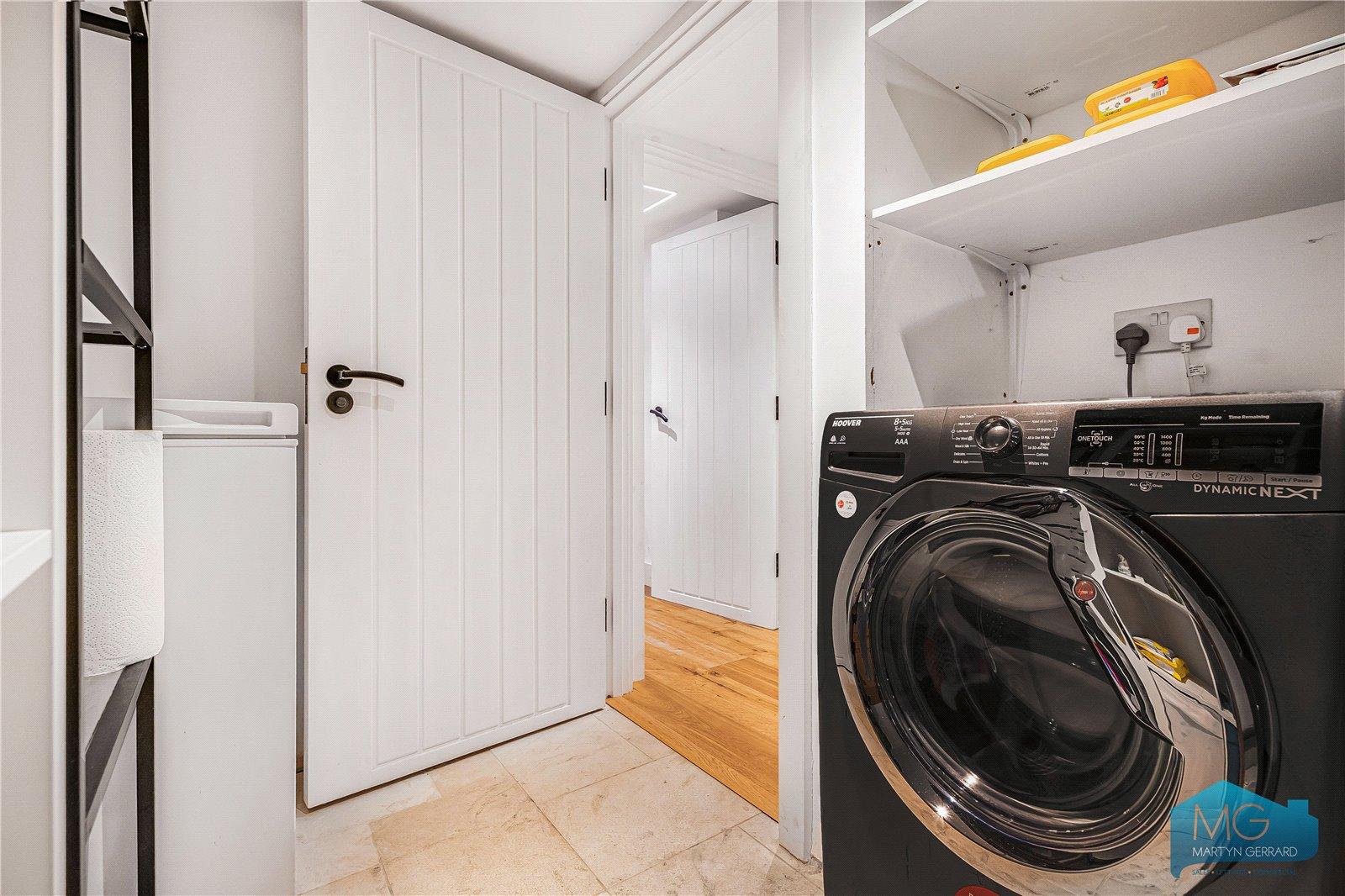 3 bedroom Apartment for sale - Martyn Gerrard