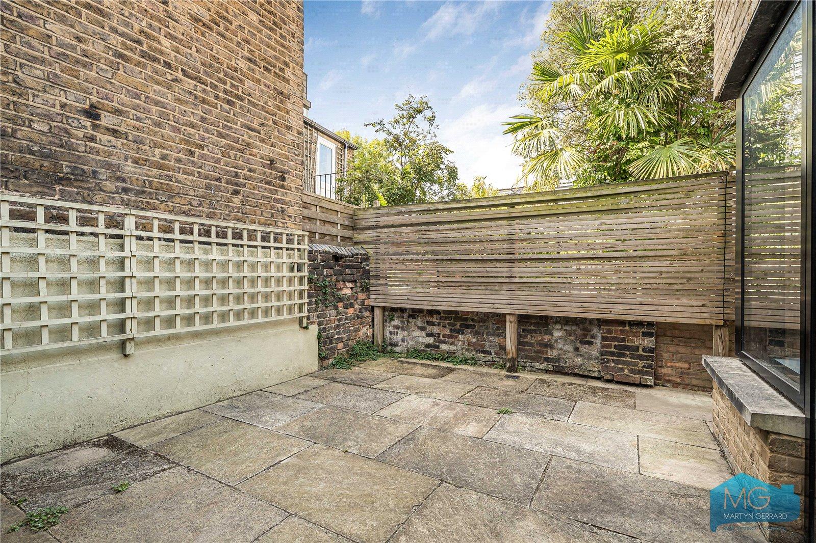 3 bedroom Apartment for sale - Martyn Gerrard
