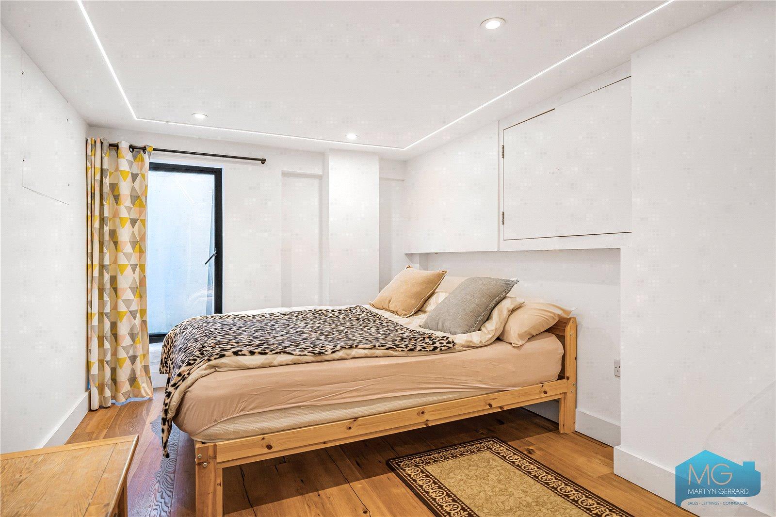 3 bedroom Apartment for sale - Martyn Gerrard