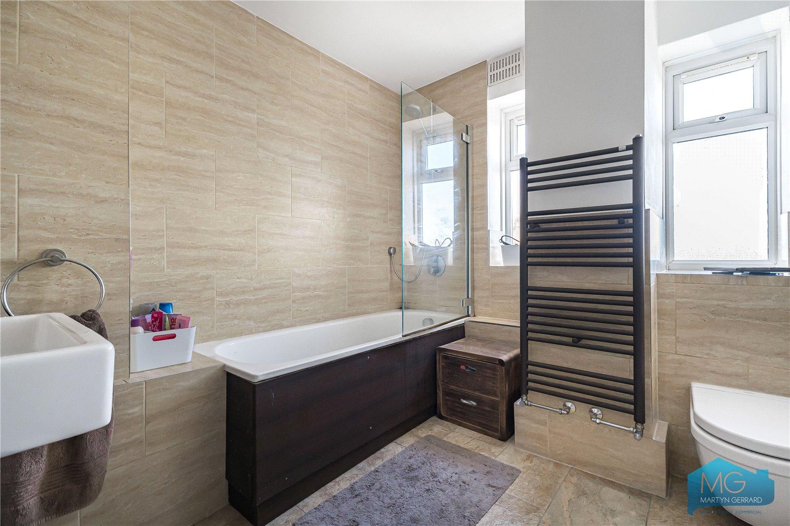 2 bedroom Apartment for sale - Martyn Gerrard