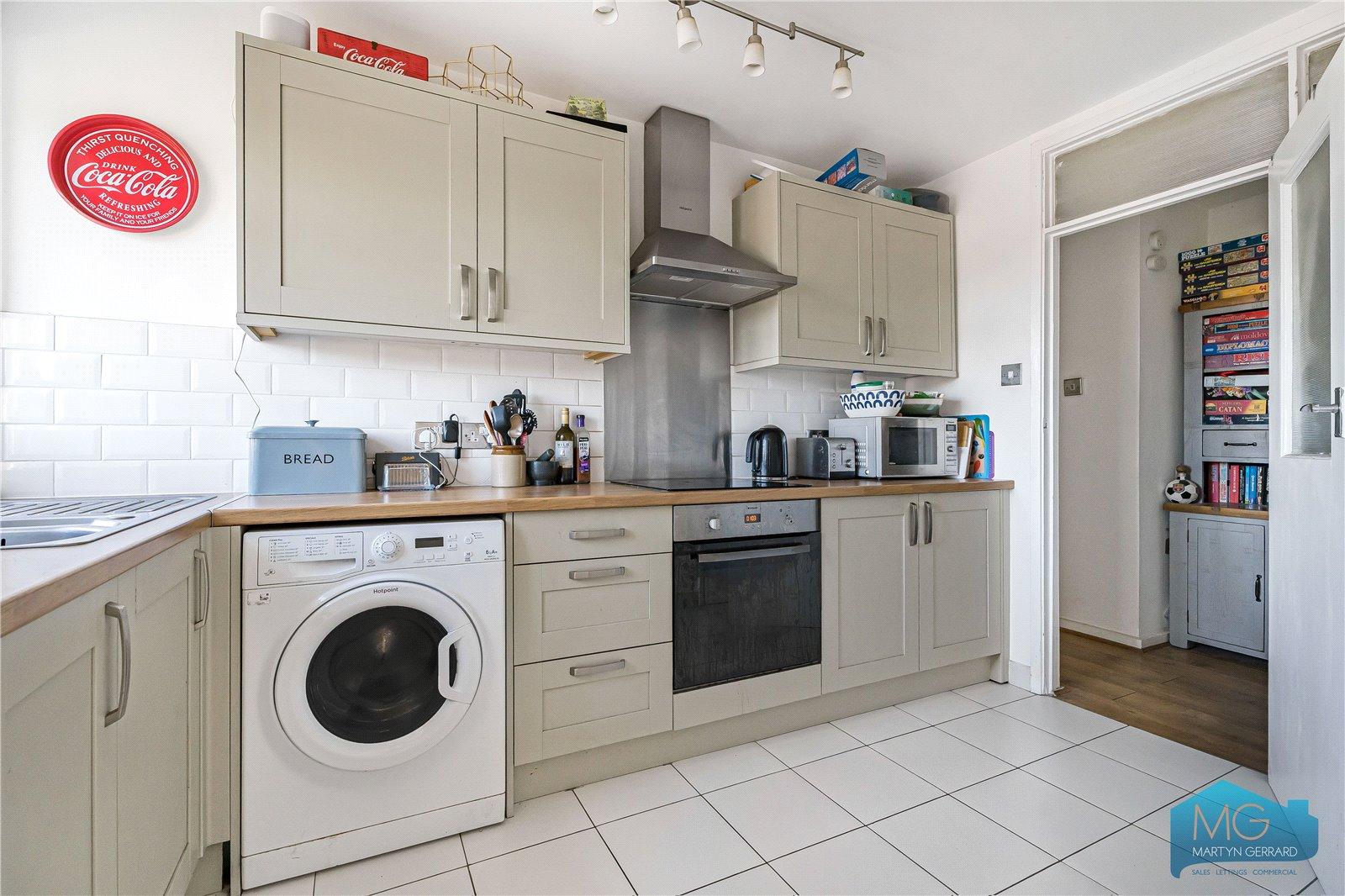 2 bedroom Apartment for sale - Martyn Gerrard