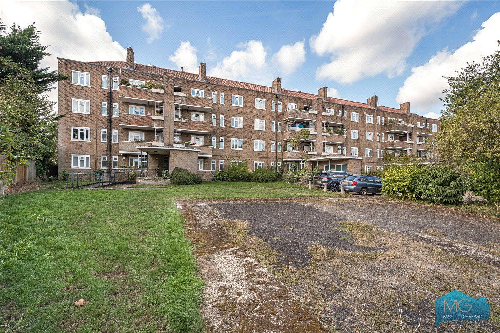 2 bedroom Apartment for sale - Martyn Gerrard