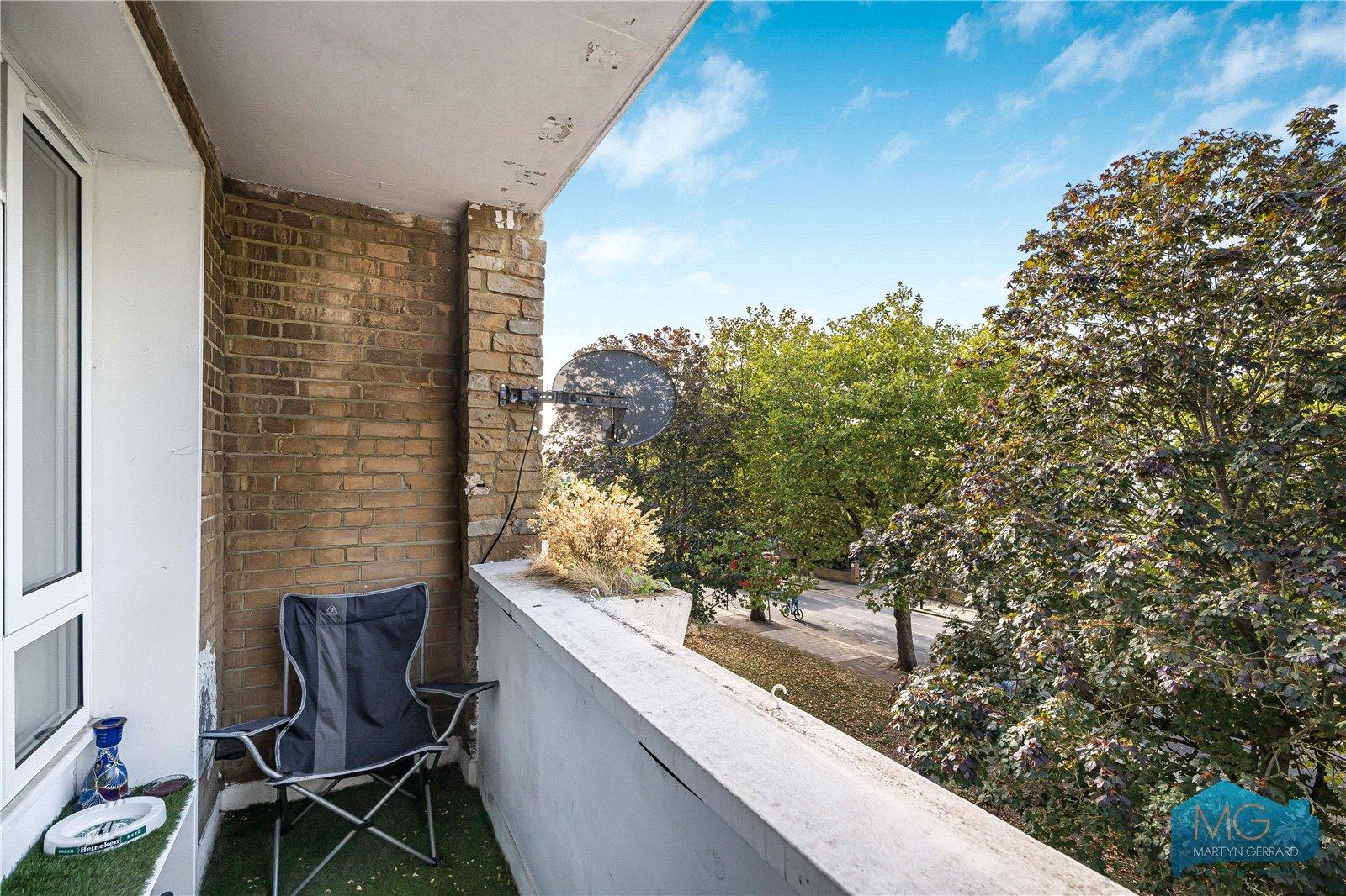 2 bedroom Apartment for sale - Martyn Gerrard