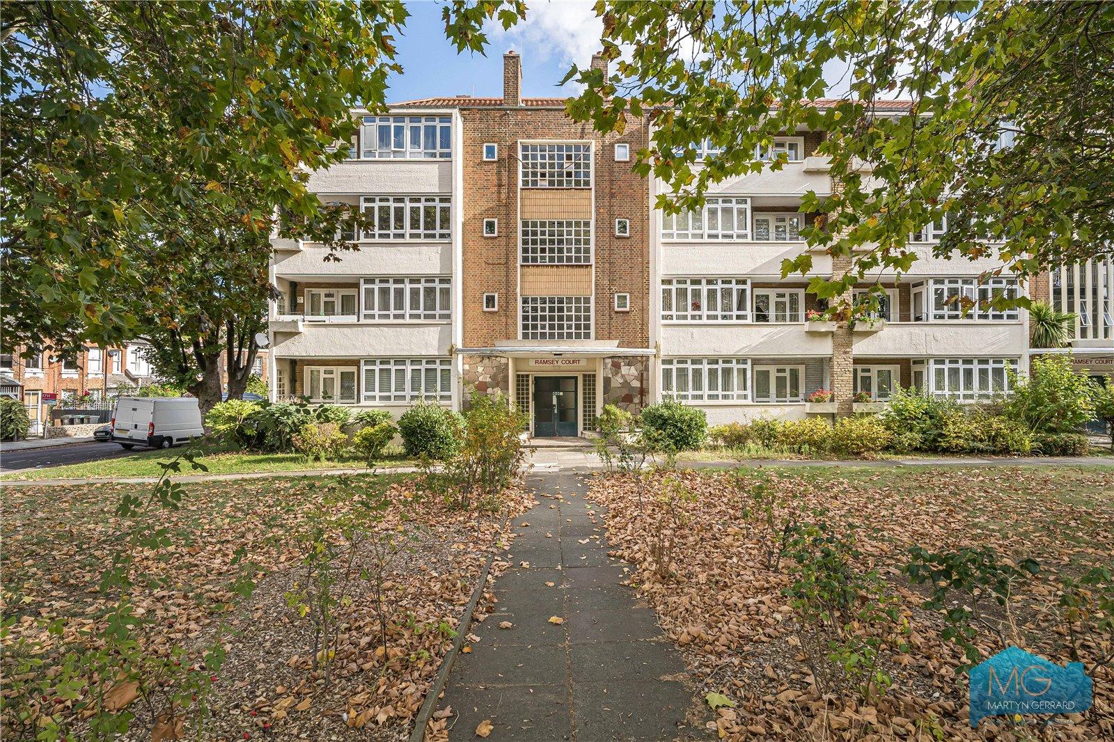 2 bedroom Apartment for sale - Martyn Gerrard