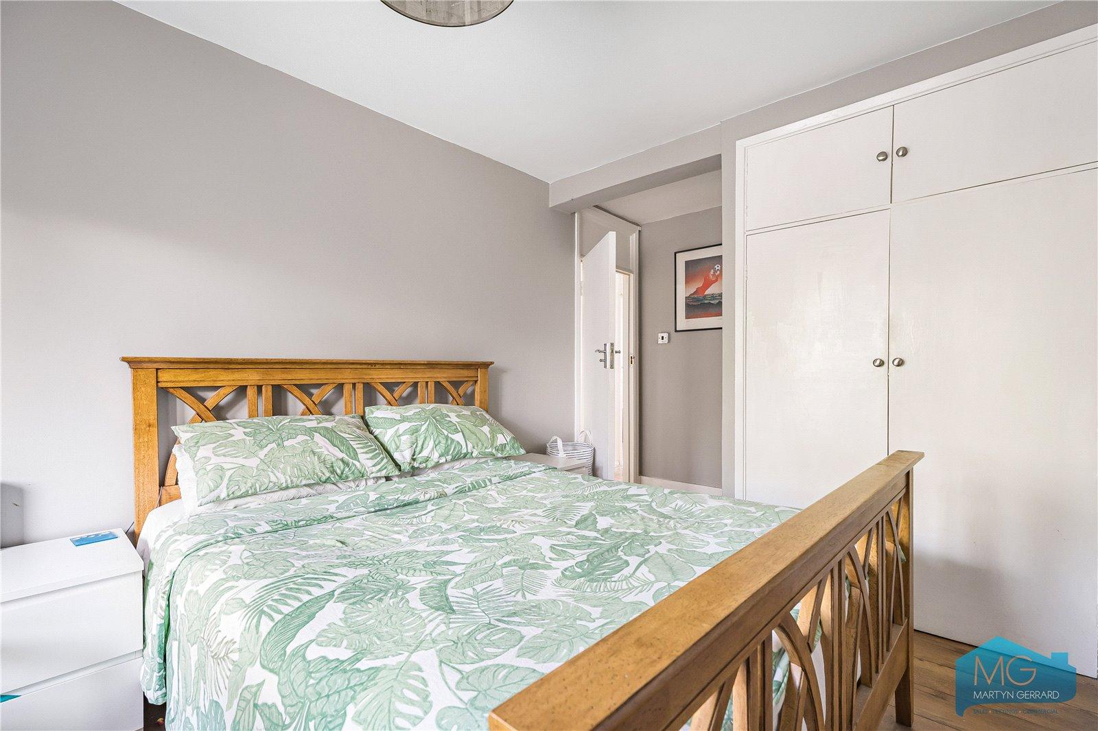 2 bedroom Apartment for sale - Martyn Gerrard