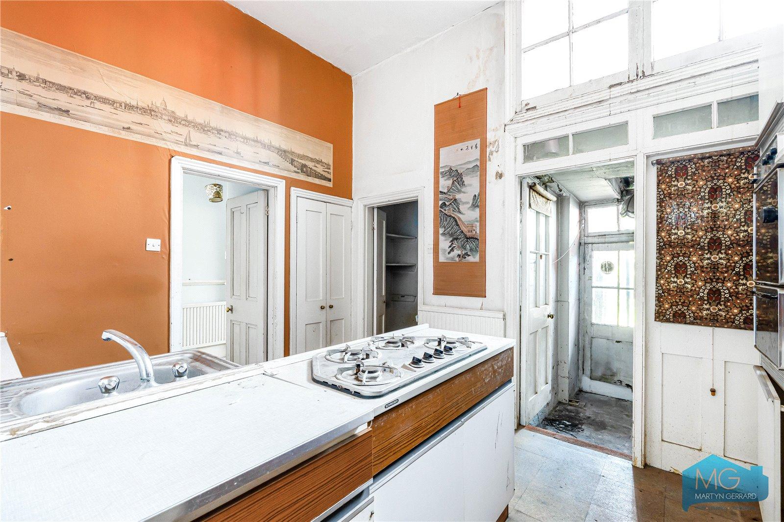 4 bedroom Terraced House for sale - Martyn Gerrard