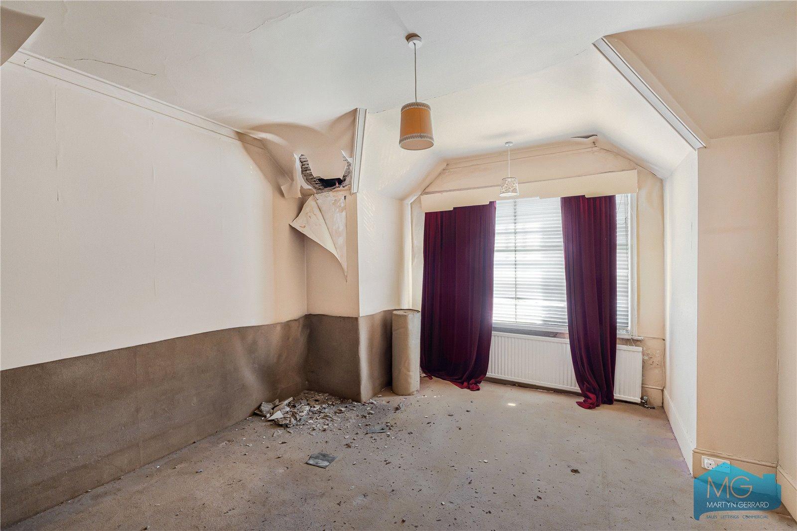 4 bedroom Terraced House for sale - Martyn Gerrard