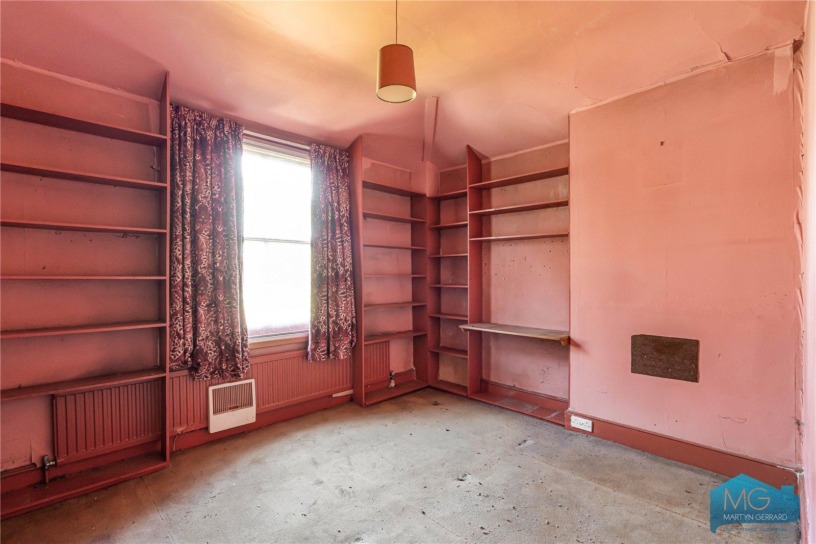 4 bedroom Terraced House for sale - Martyn Gerrard