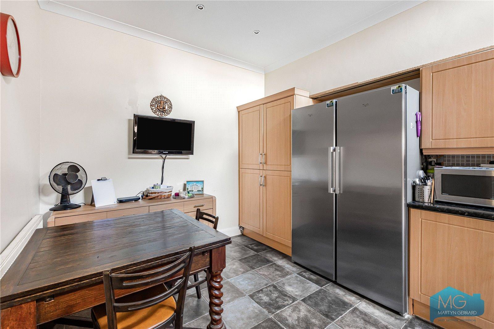 4 bedroom Terraced House for sale - Martyn Gerrard