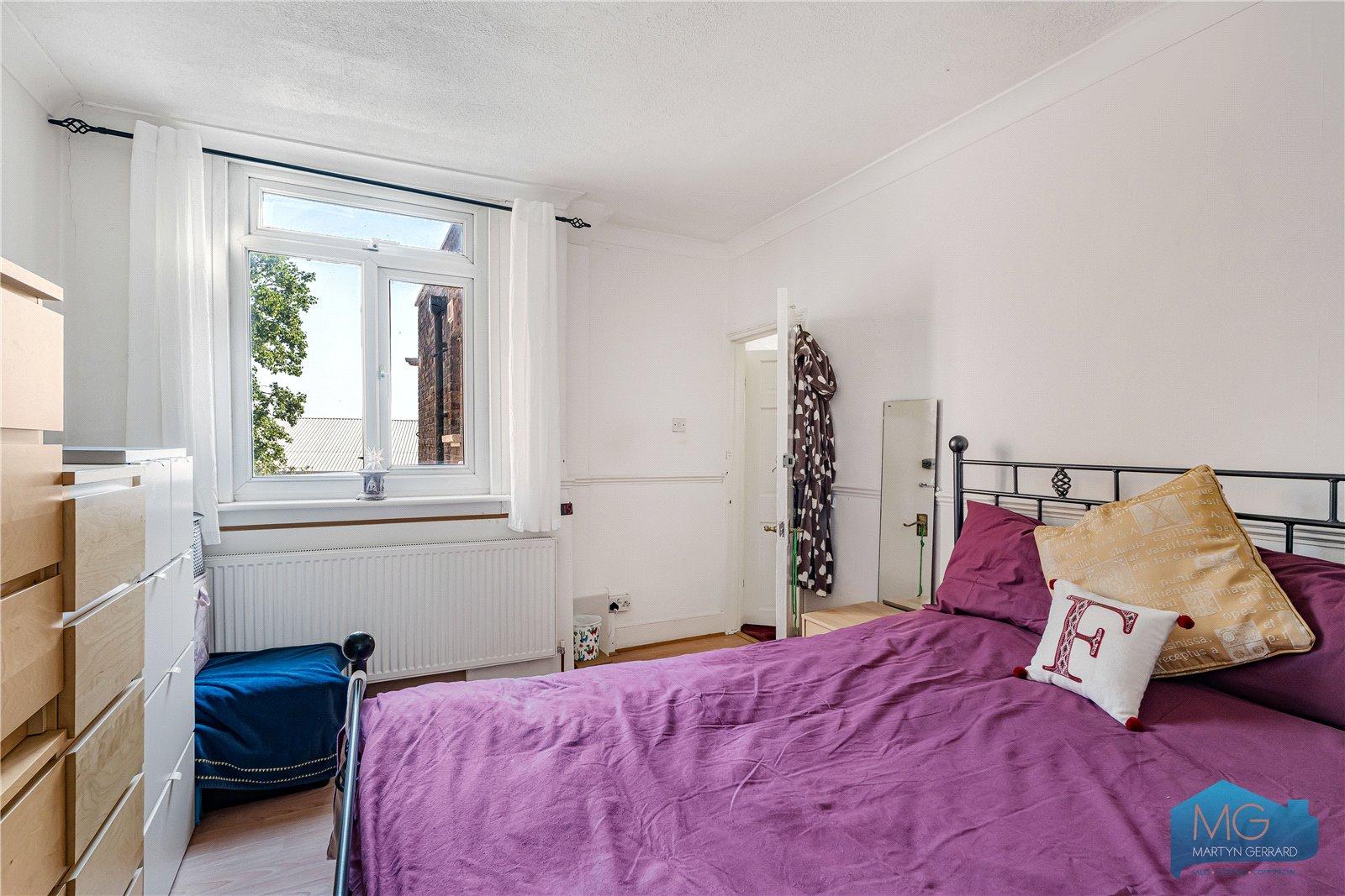 4 bedroom Terraced House for sale - Martyn Gerrard