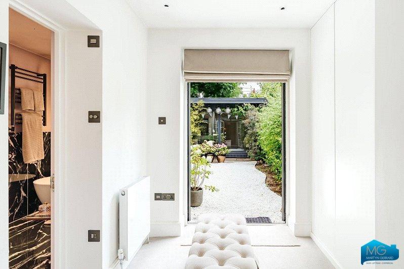 1 bedroom Apartment to rent - Martyn Gerrard