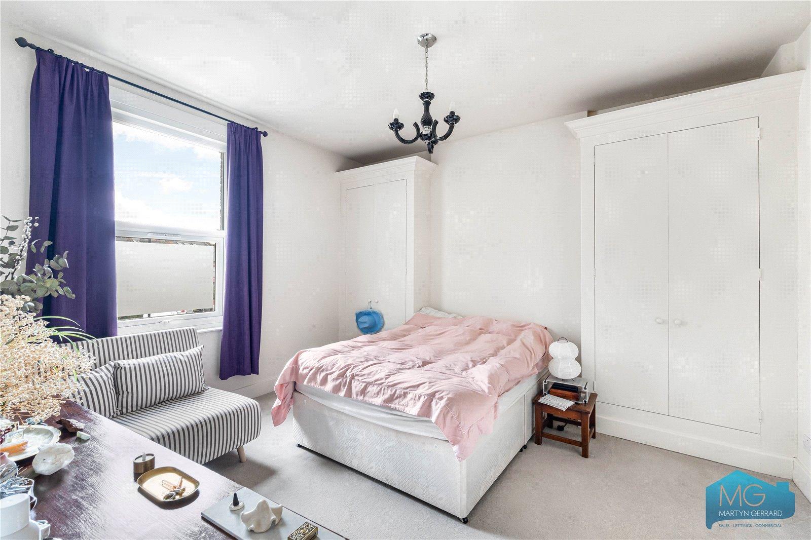2 bedroom Apartment for sale - Martyn Gerrard