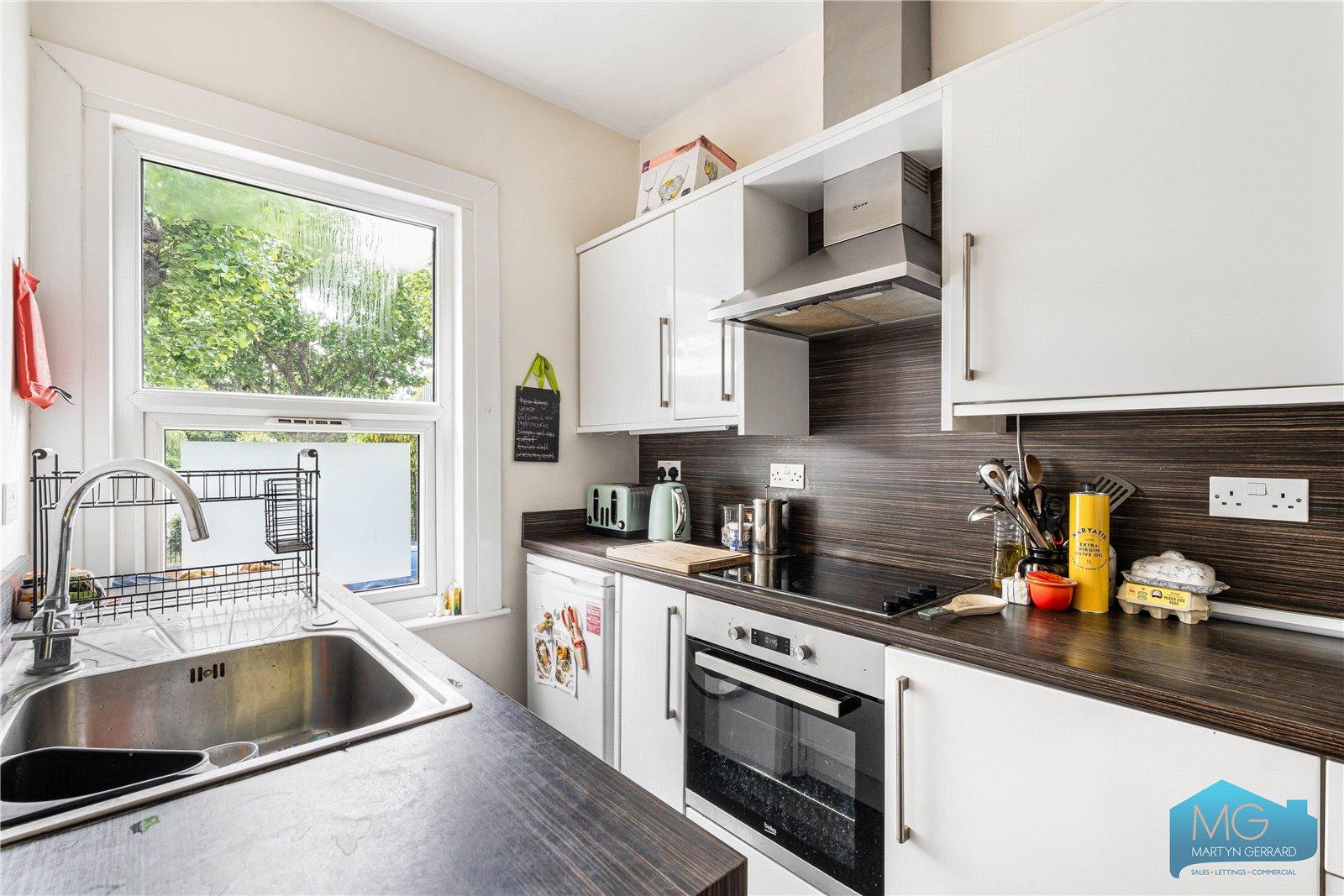2 bedroom Apartment for sale - Martyn Gerrard