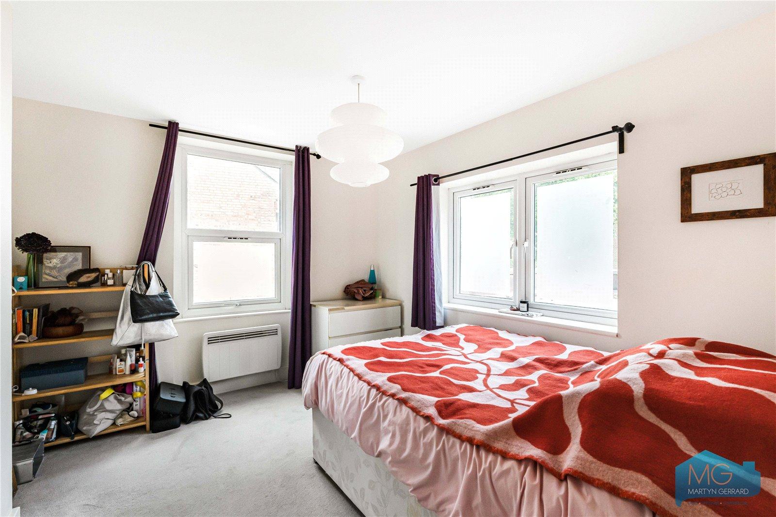 2 bedroom Apartment for sale - Martyn Gerrard
