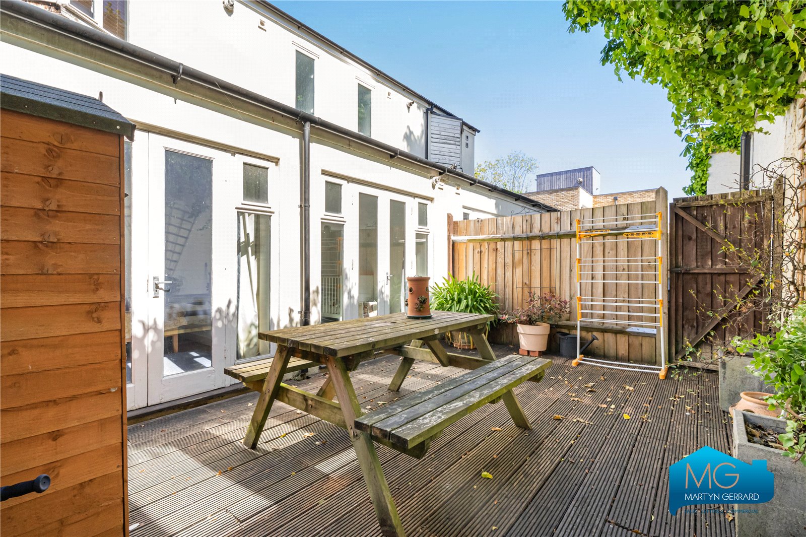2 bedroom Ground Floor Flat to rent - Martyn Gerrard