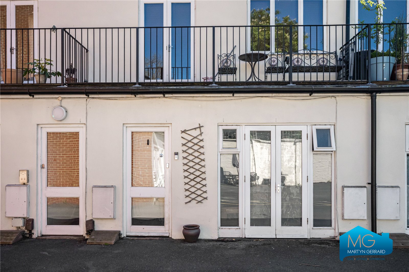 2 bedroom Ground Floor Flat to rent - Martyn Gerrard