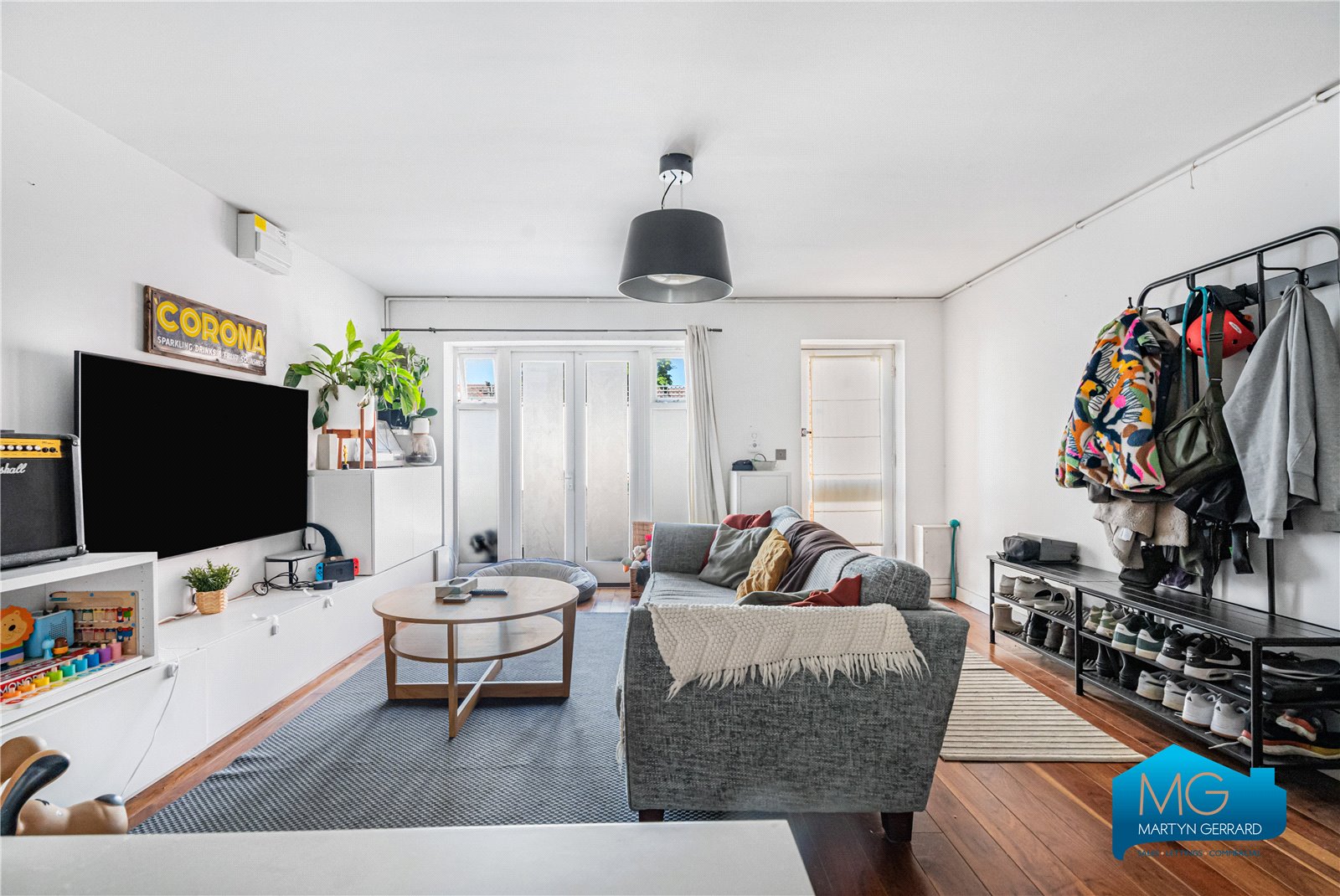 2 bedroom Ground Floor Flat to rent - Martyn Gerrard
