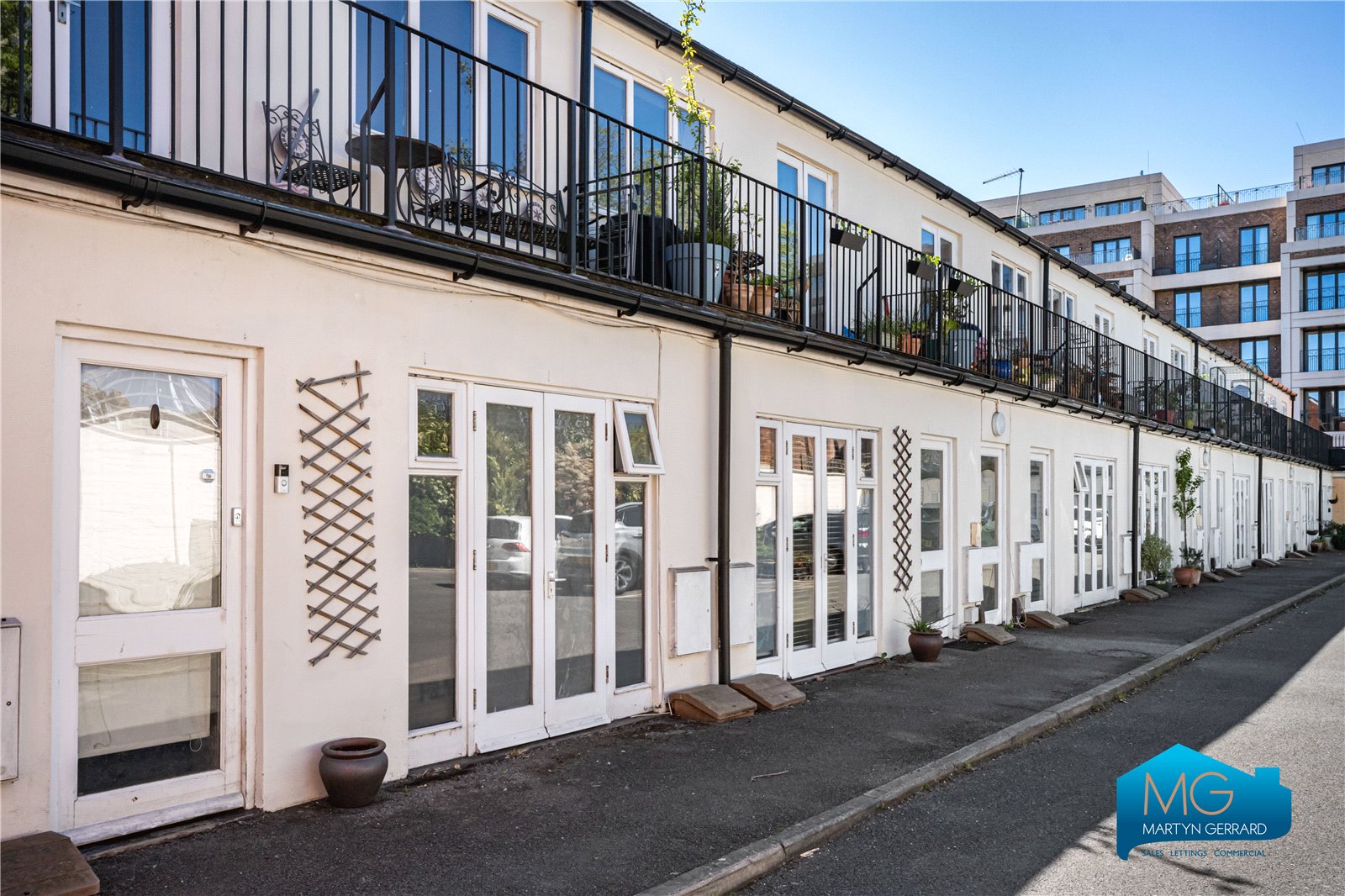 2 bedroom Ground Floor Flat to rent - Martyn Gerrard