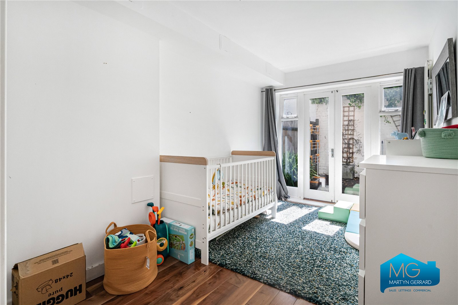 2 bedroom Ground Floor Flat to rent - Martyn Gerrard