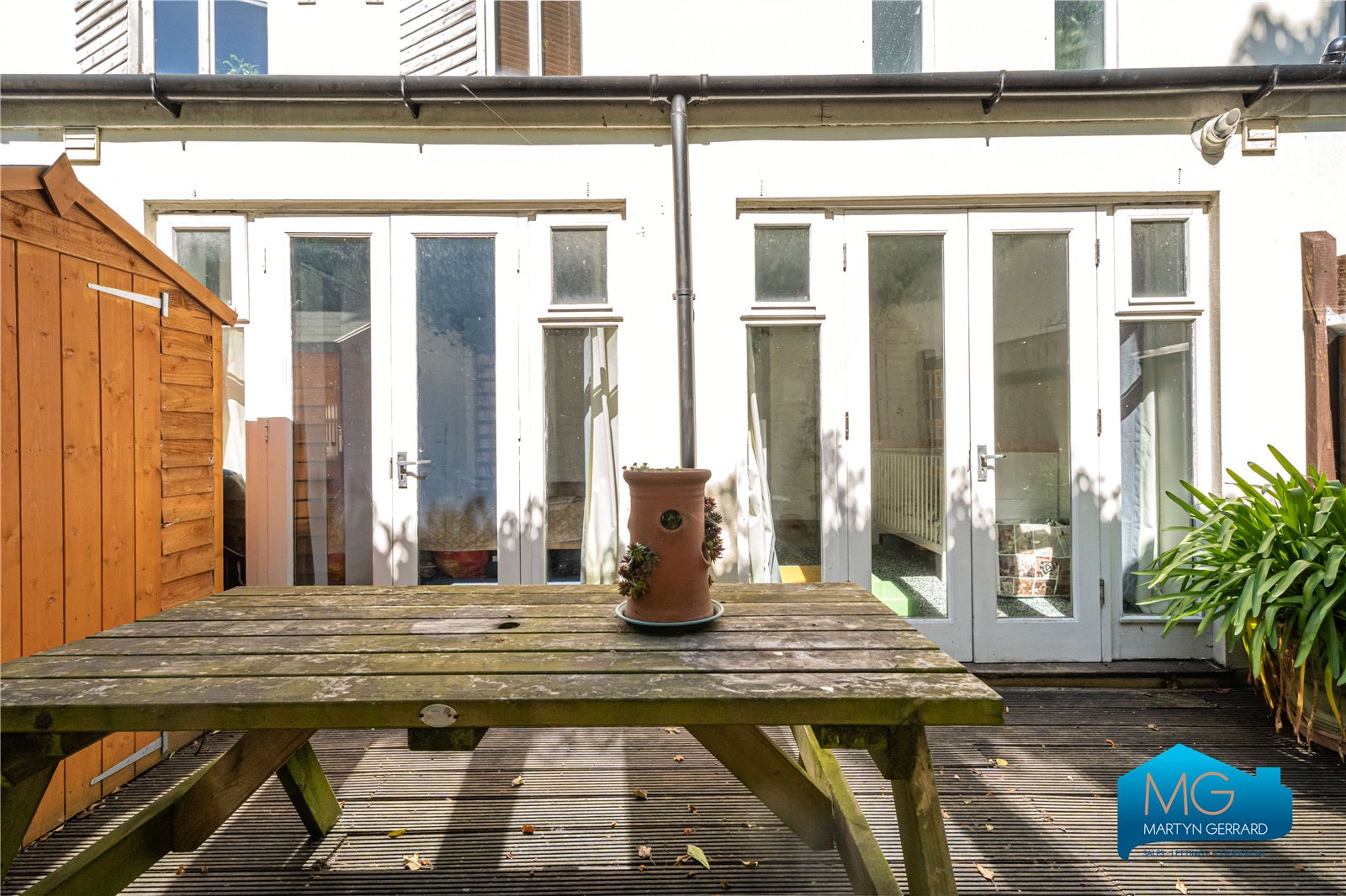 2 bedroom Ground Floor Flat to rent - Martyn Gerrard
