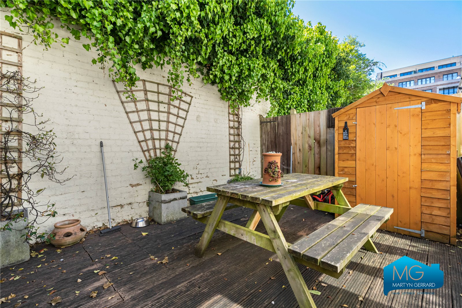 2 bedroom Ground Floor Flat to rent - Martyn Gerrard
