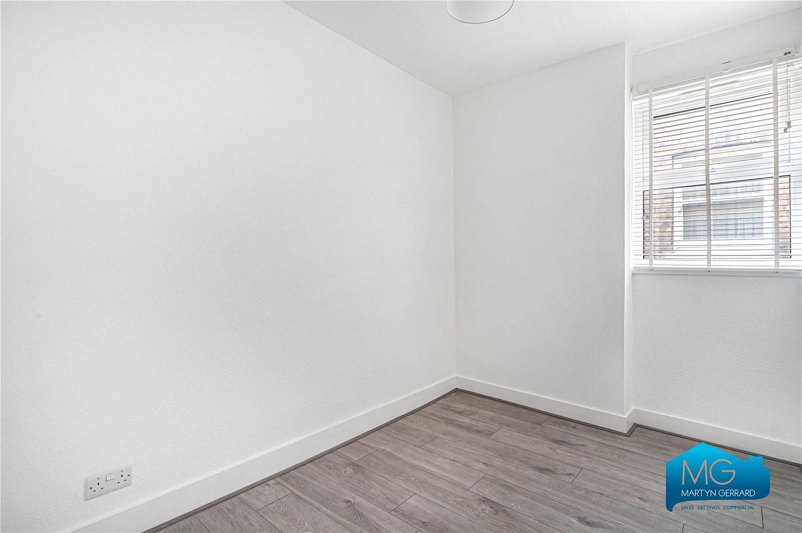 2 bedroom Apartment to rent - Martyn Gerrard