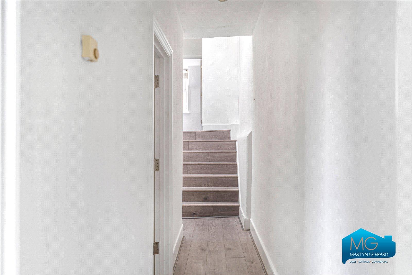2 bedroom Apartment to rent - Martyn Gerrard