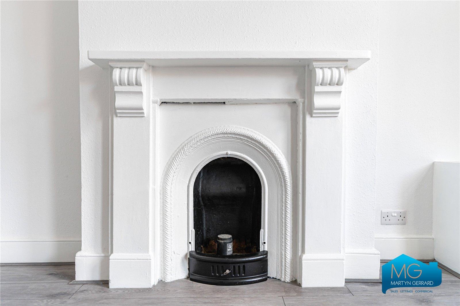 2 bedroom Apartment to rent - Martyn Gerrard