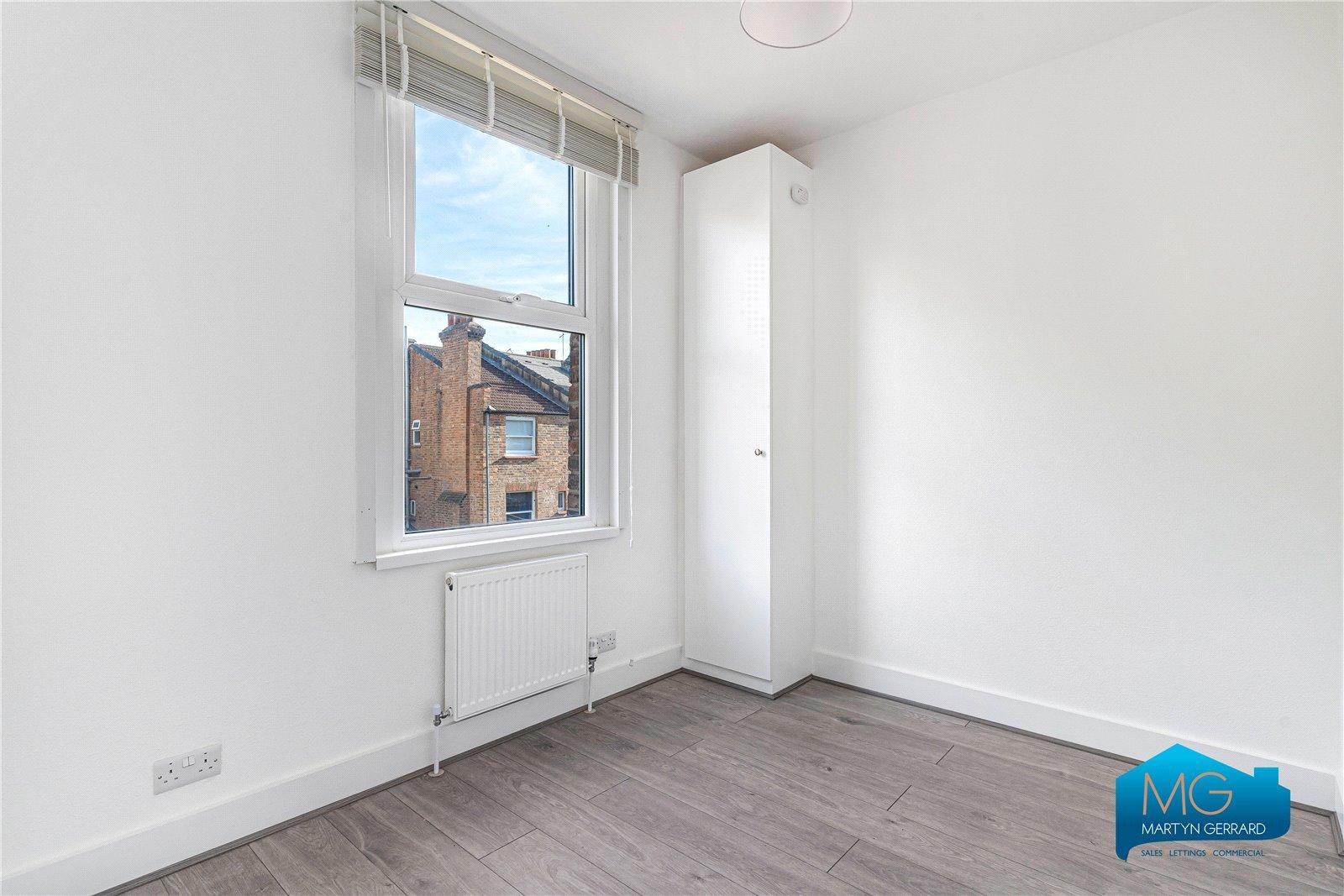 2 bedroom Apartment to rent - Martyn Gerrard