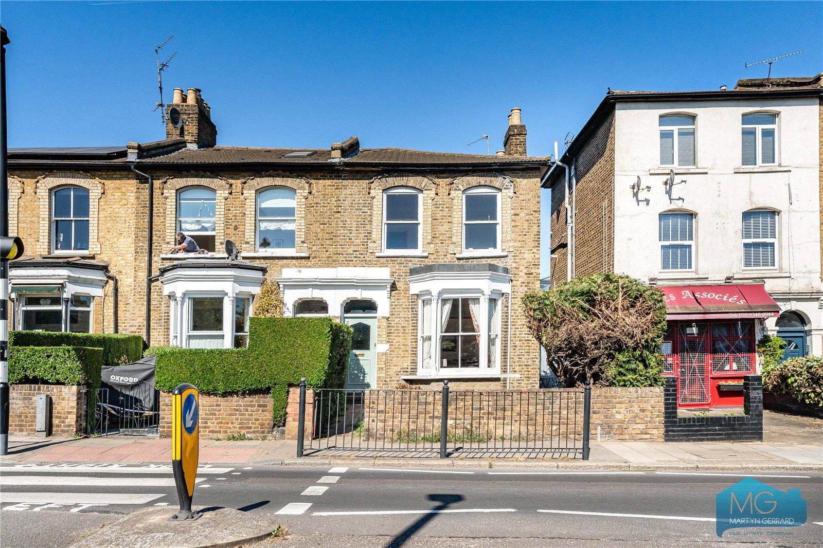 3 bedroom End of Terrace House for sale - Martyn Gerrard