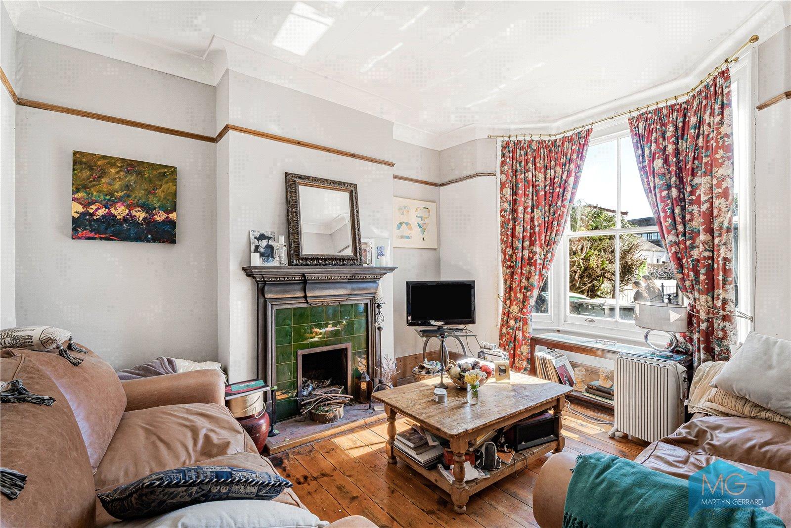 3 bedroom End of Terrace House for sale - Martyn Gerrard