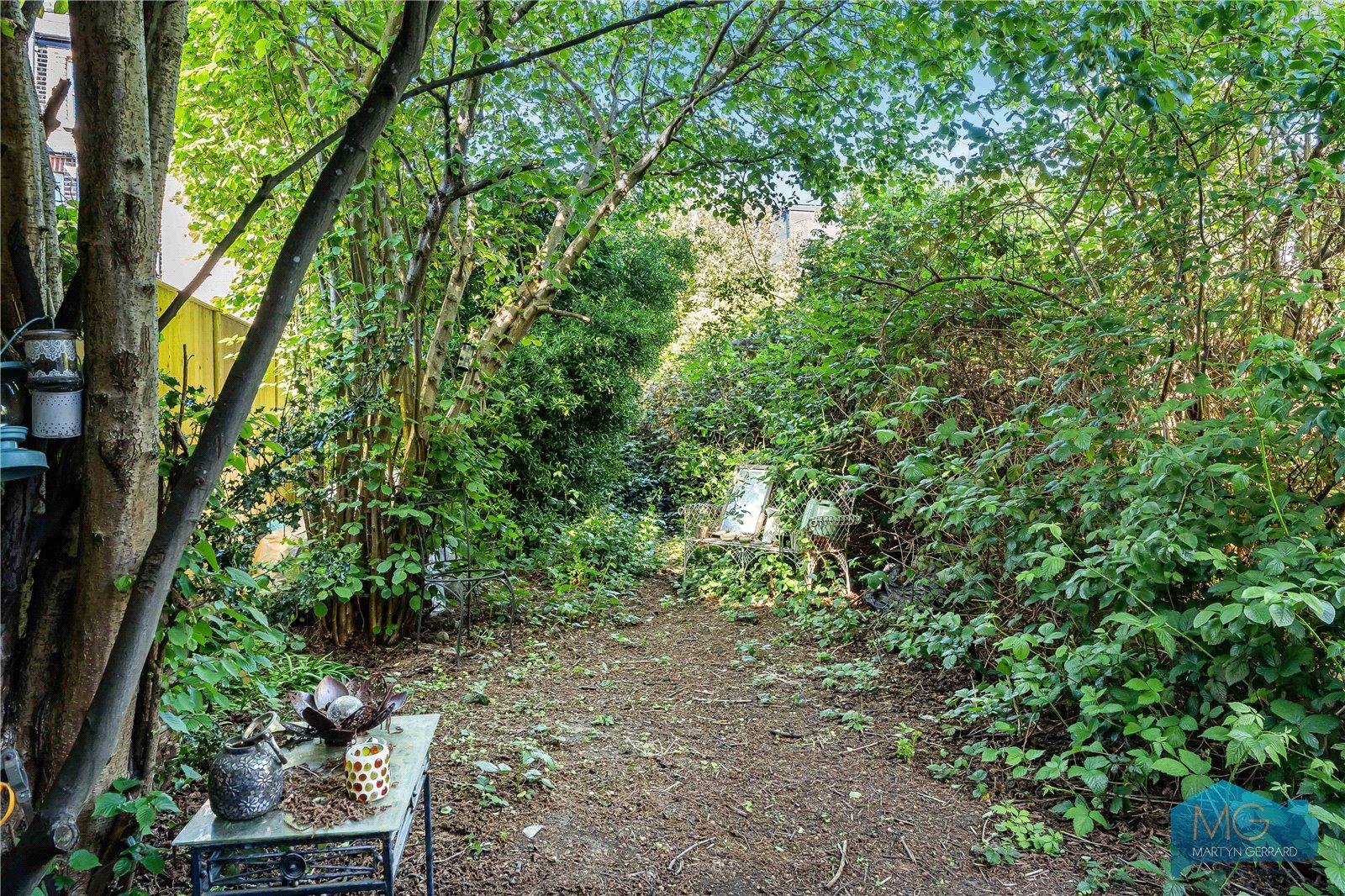 3 bedroom End of Terrace House for sale - Martyn Gerrard