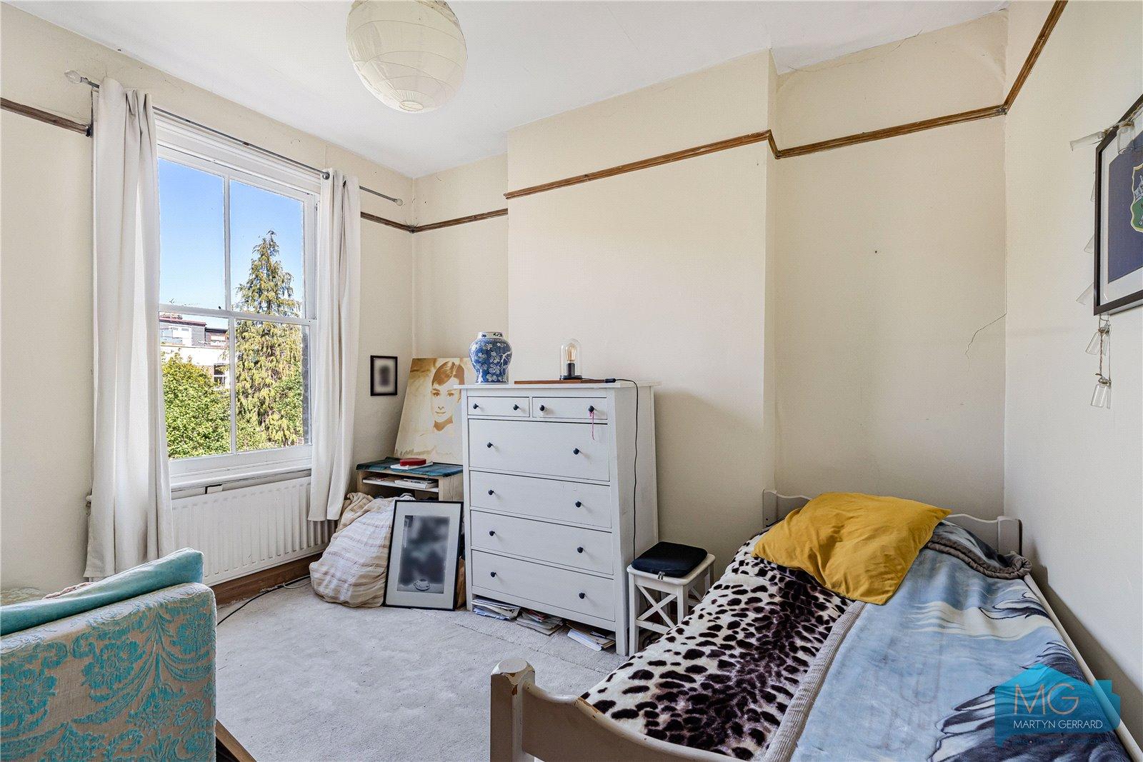 3 bedroom End of Terrace House for sale - Martyn Gerrard