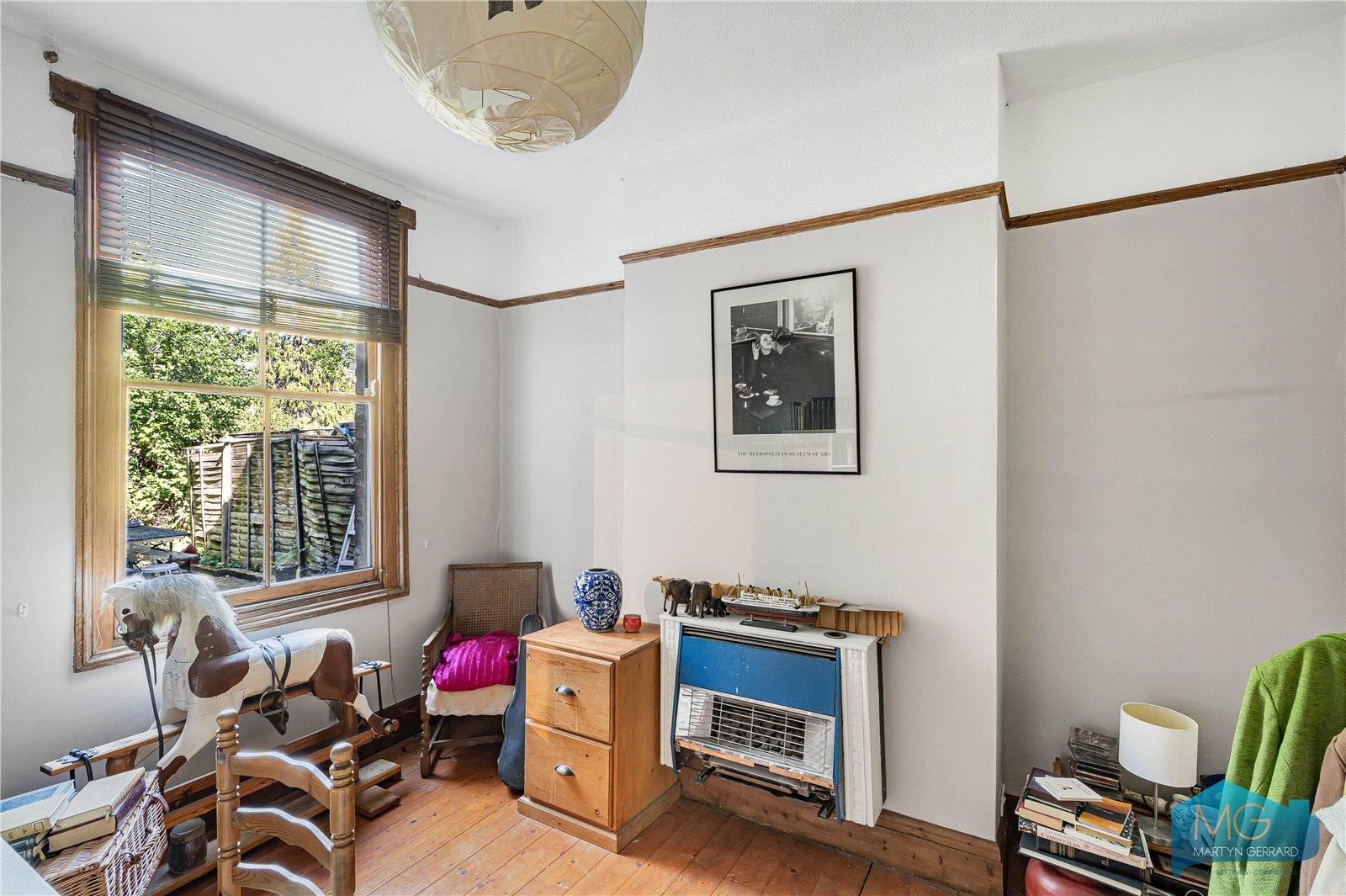 3 bedroom End of Terrace House for sale - Martyn Gerrard