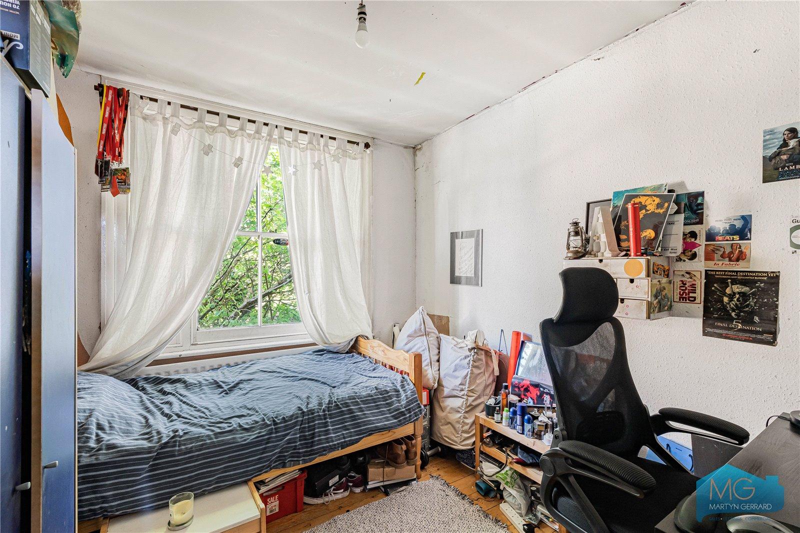 3 bedroom End of Terrace House for sale - Martyn Gerrard
