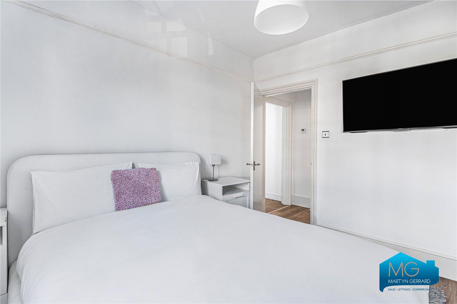 2 bedroom Apartment to rent - Martyn Gerrard