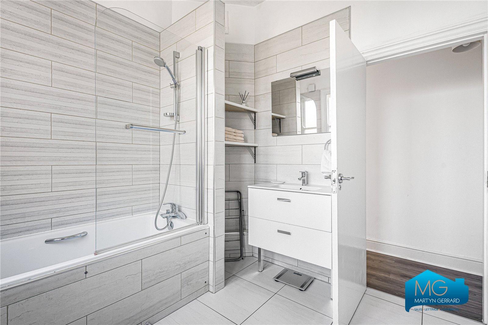 2 bedroom Apartment to rent - Martyn Gerrard