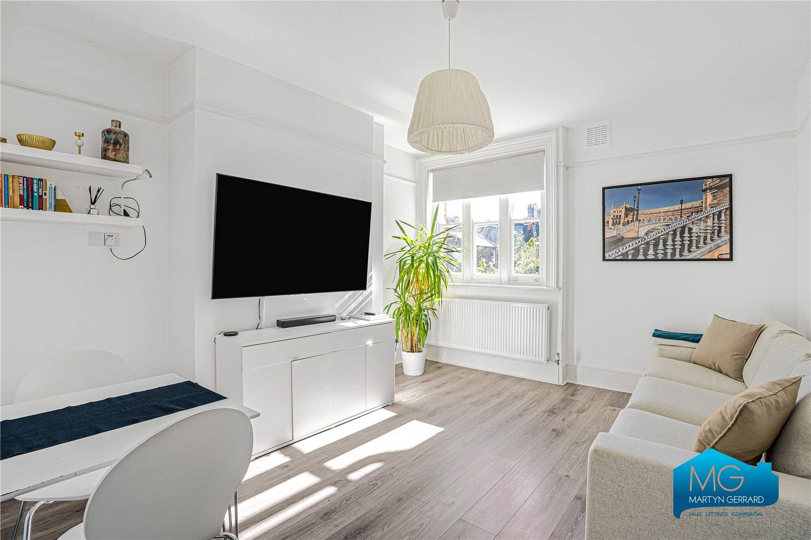 Glebe Road, Crouch End, London, N8+ - Martyn Gerrard