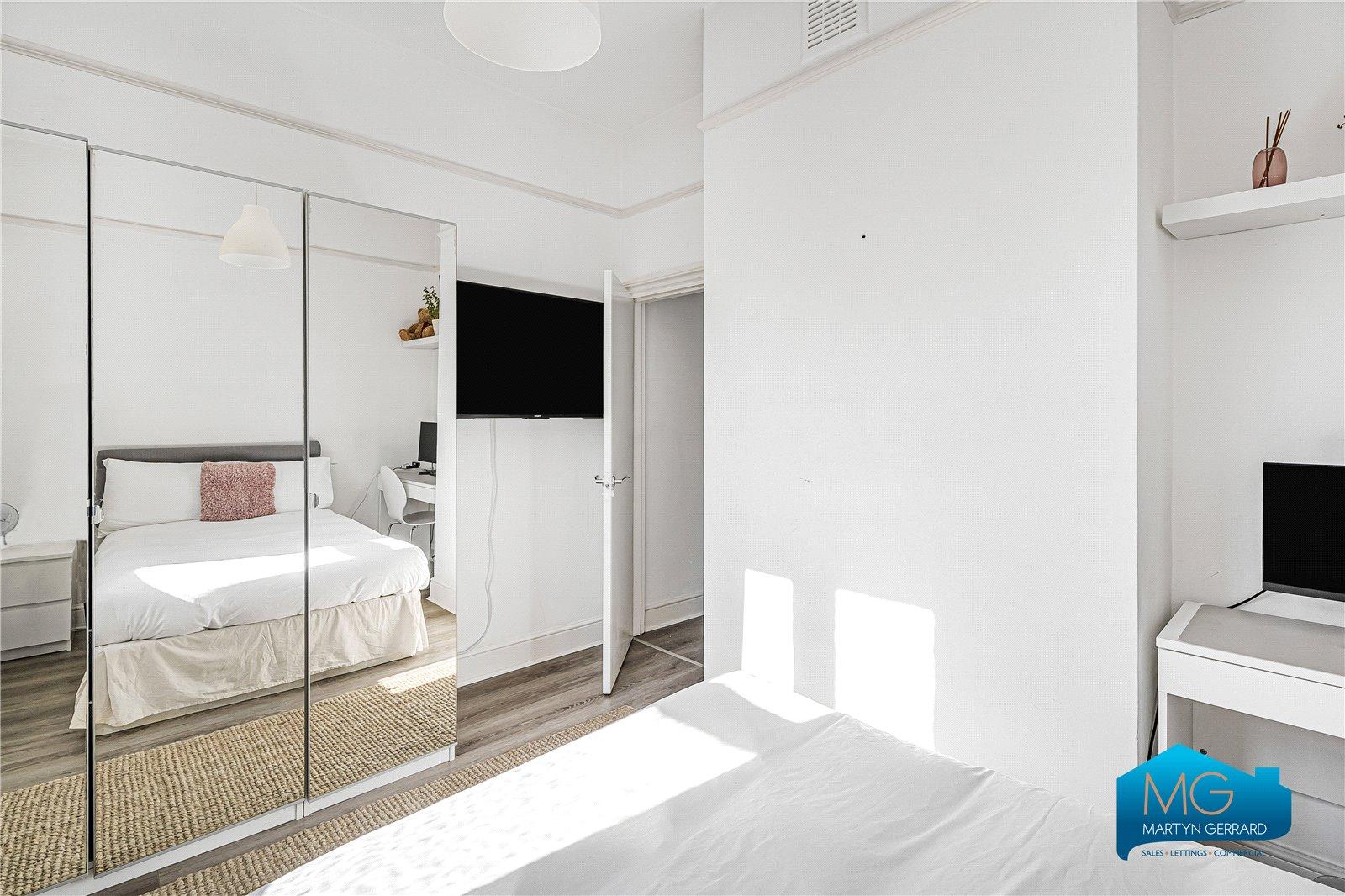 2 bedroom Apartment to rent - Martyn Gerrard