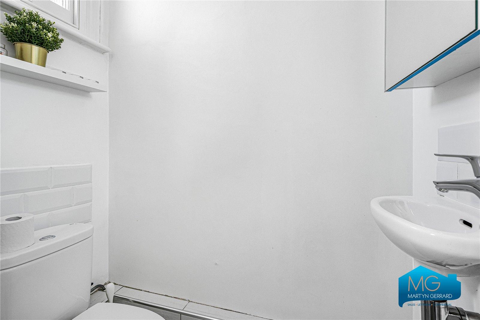 2 bedroom Apartment to rent - Martyn Gerrard