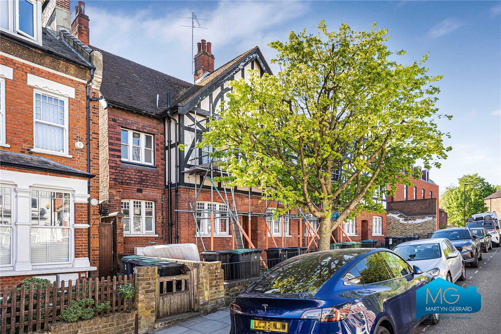 2 bedroom Apartment to rent - Martyn Gerrard
