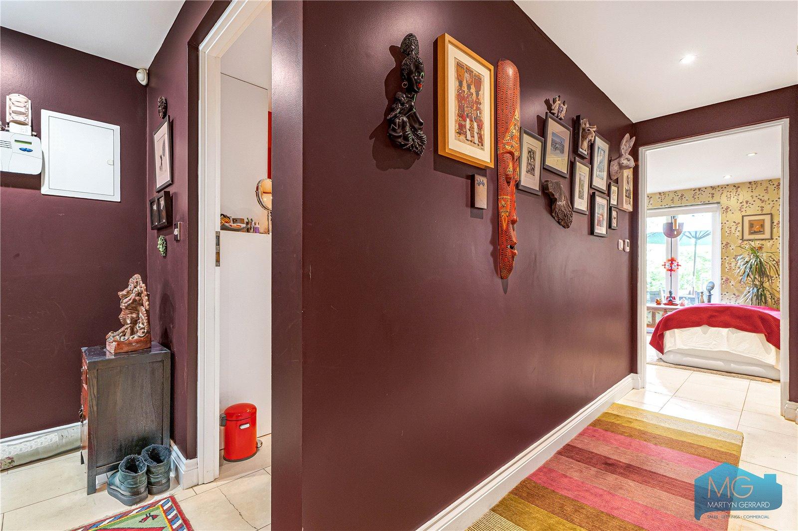 2 bedroom Apartment for sale - Martyn Gerrard