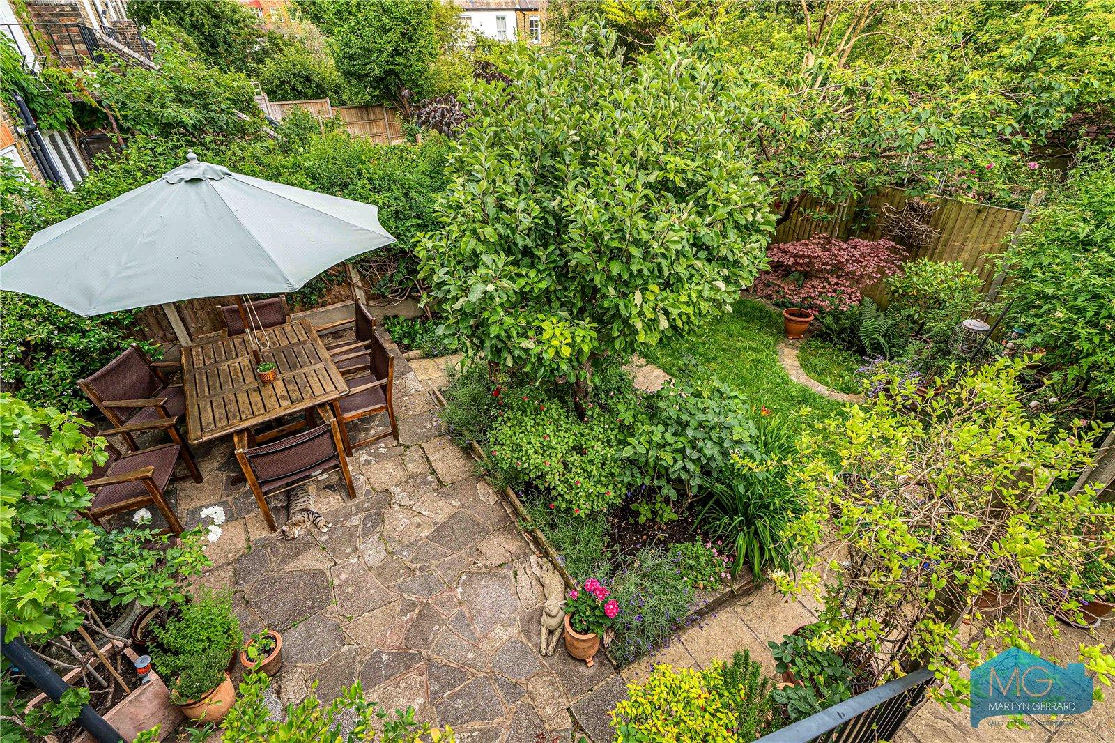 2 bedroom Apartment for sale - Martyn Gerrard