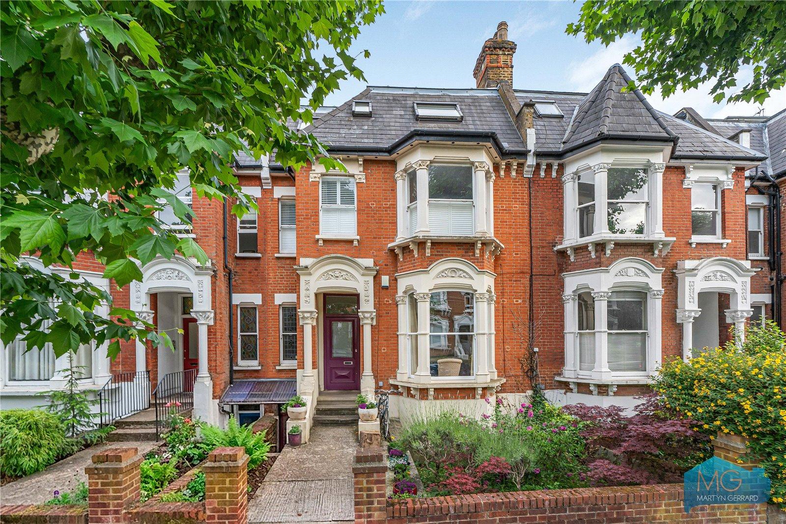 2 bedroom Apartment for sale - Martyn Gerrard